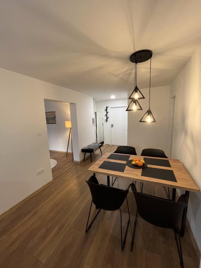 Avantgarde Apartment *